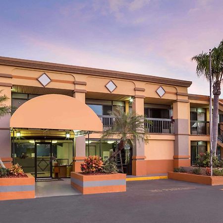 Travelodge By Wyndham Fort Myers North North Fort Myers Esterno foto